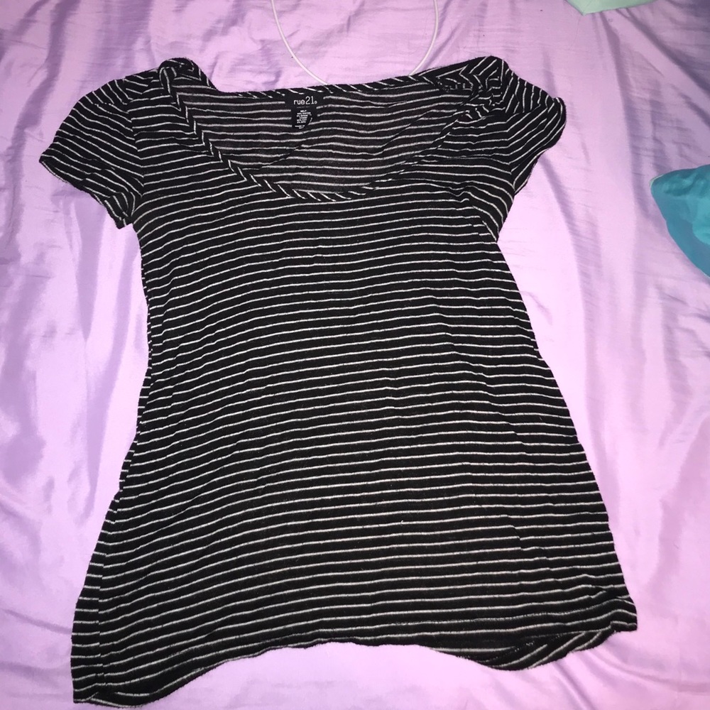 Rue 21 top
